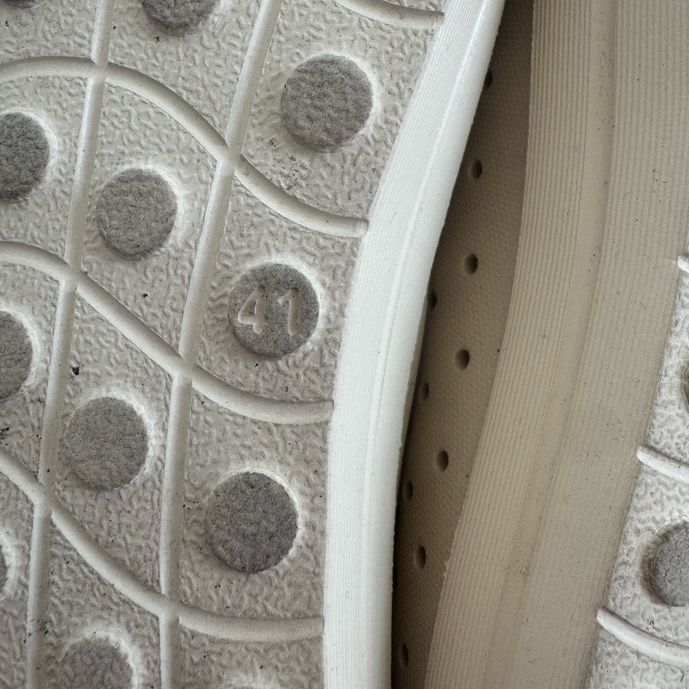Bitis White Slip On Platform Shoes Sneakers Water Friendly Size 41 9 9.5 10 - Picture 6 of 6